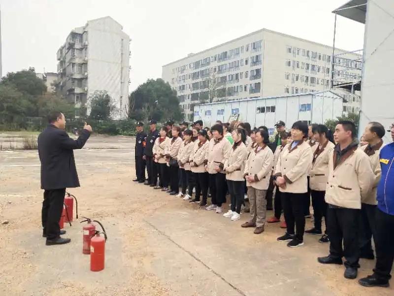 湖南保安服務,墻外高空清洗服務,湖南保利天創物業發展有限公司
