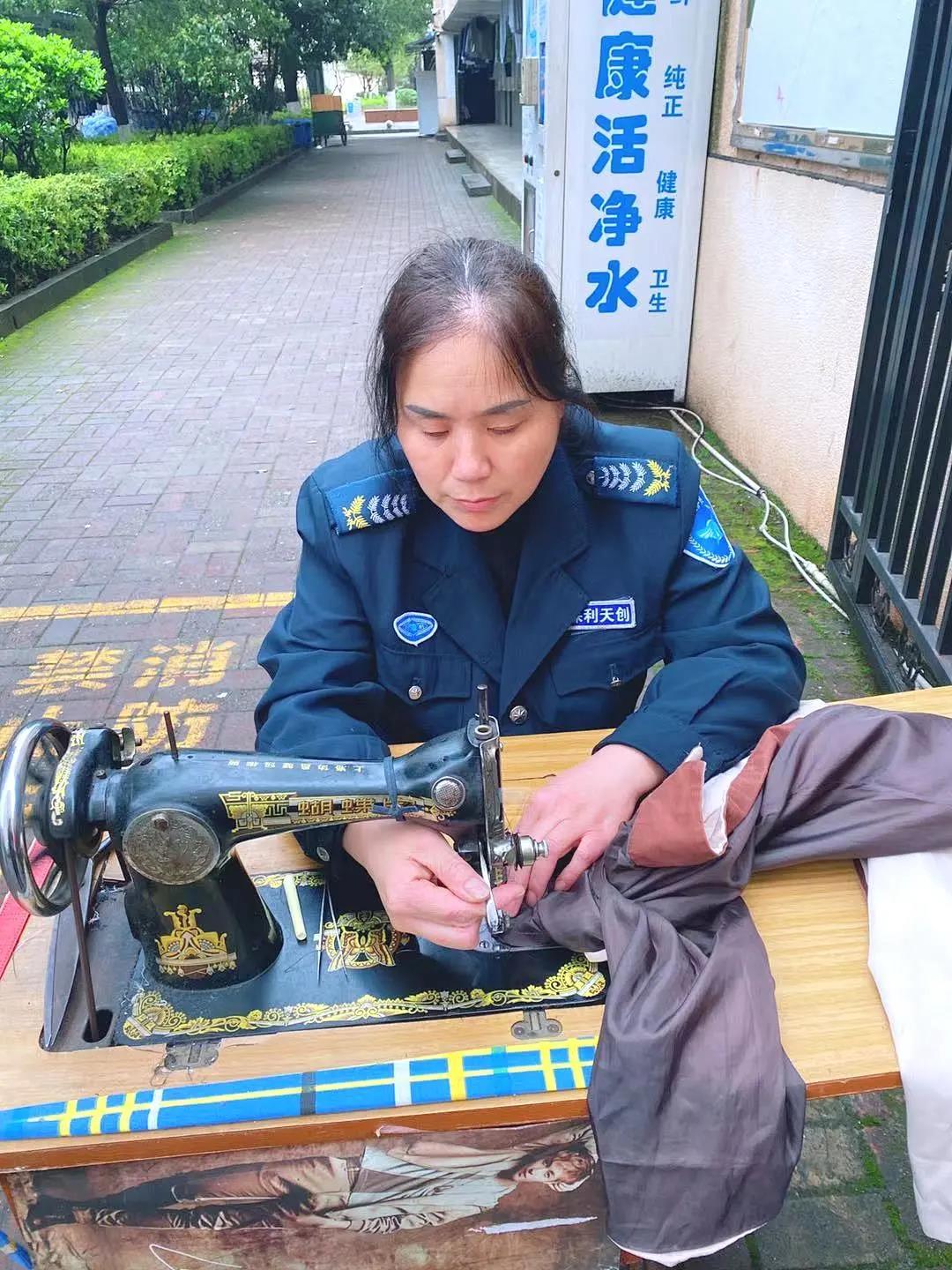 湖南保安服務,墻外高空清洗服務,湖南保利天創(chuàng)物業(yè)發(fā)展有限公司