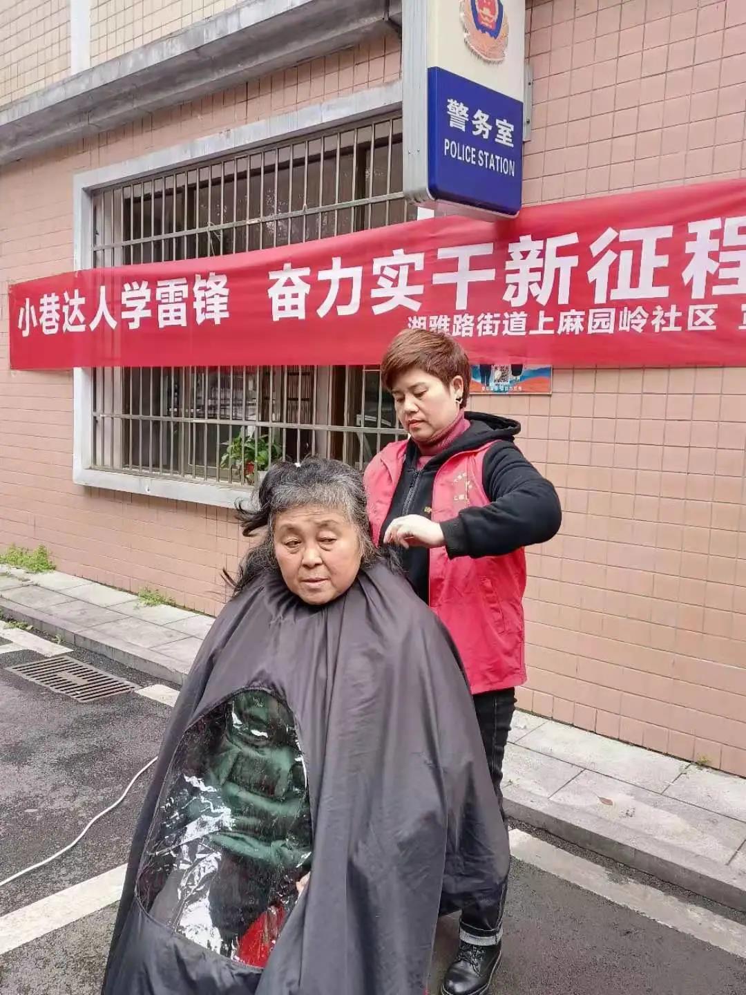 湖南保安服務,墻外高空清洗服務,湖南保利天創(chuàng)物業(yè)發(fā)展有限公司