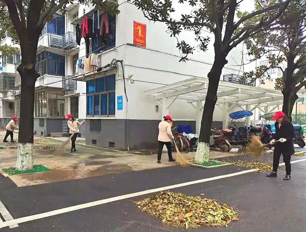 湖南保安服務,墻外高空清洗服務,湖南保利天創(chuàng)物業(yè)發(fā)展有限公司