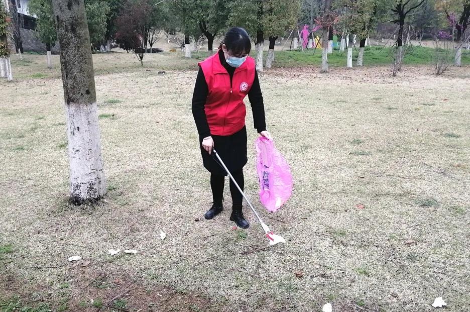 湖南保安服務,墻外高空清洗服務,湖南保利天創(chuàng)物業(yè)發(fā)展有限公司
