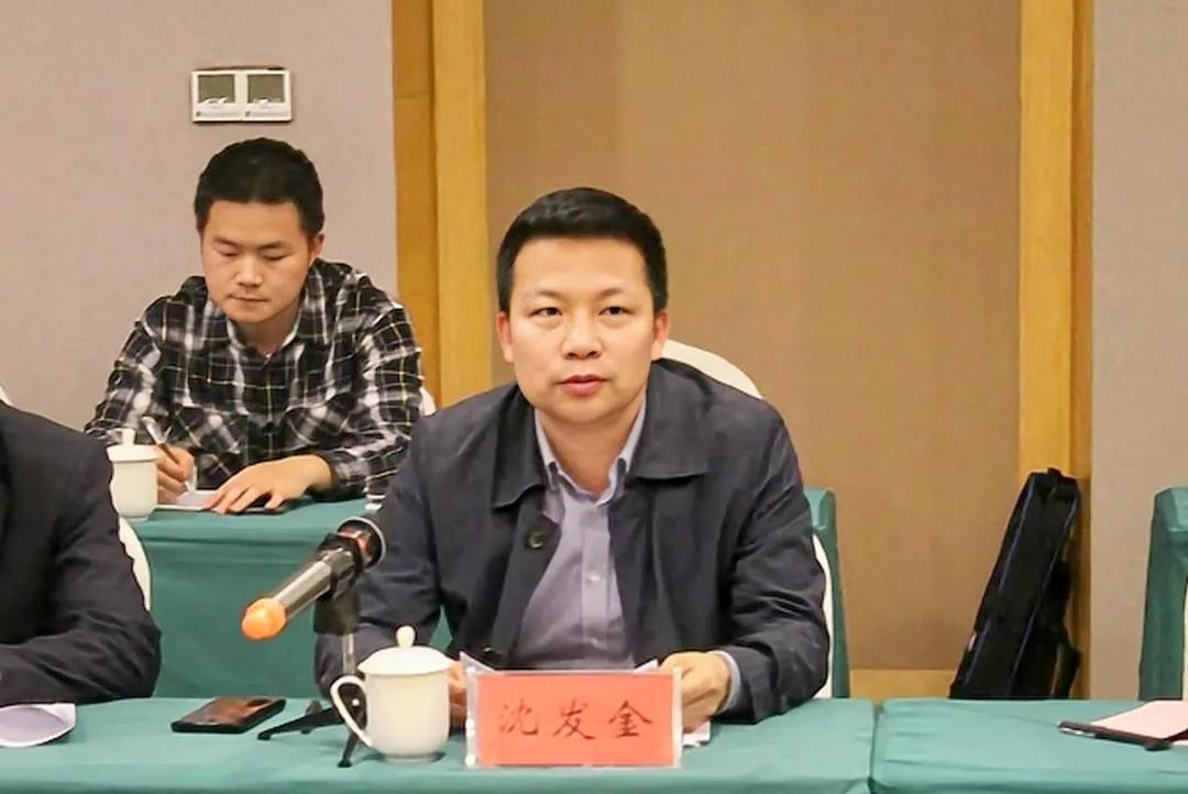 湖南保安服務,墻外高空清洗服務,湖南保利天創物業發展有限公司 湖南保安服務,墻外高空清洗服務,湖南保利天創物業發展有限公司