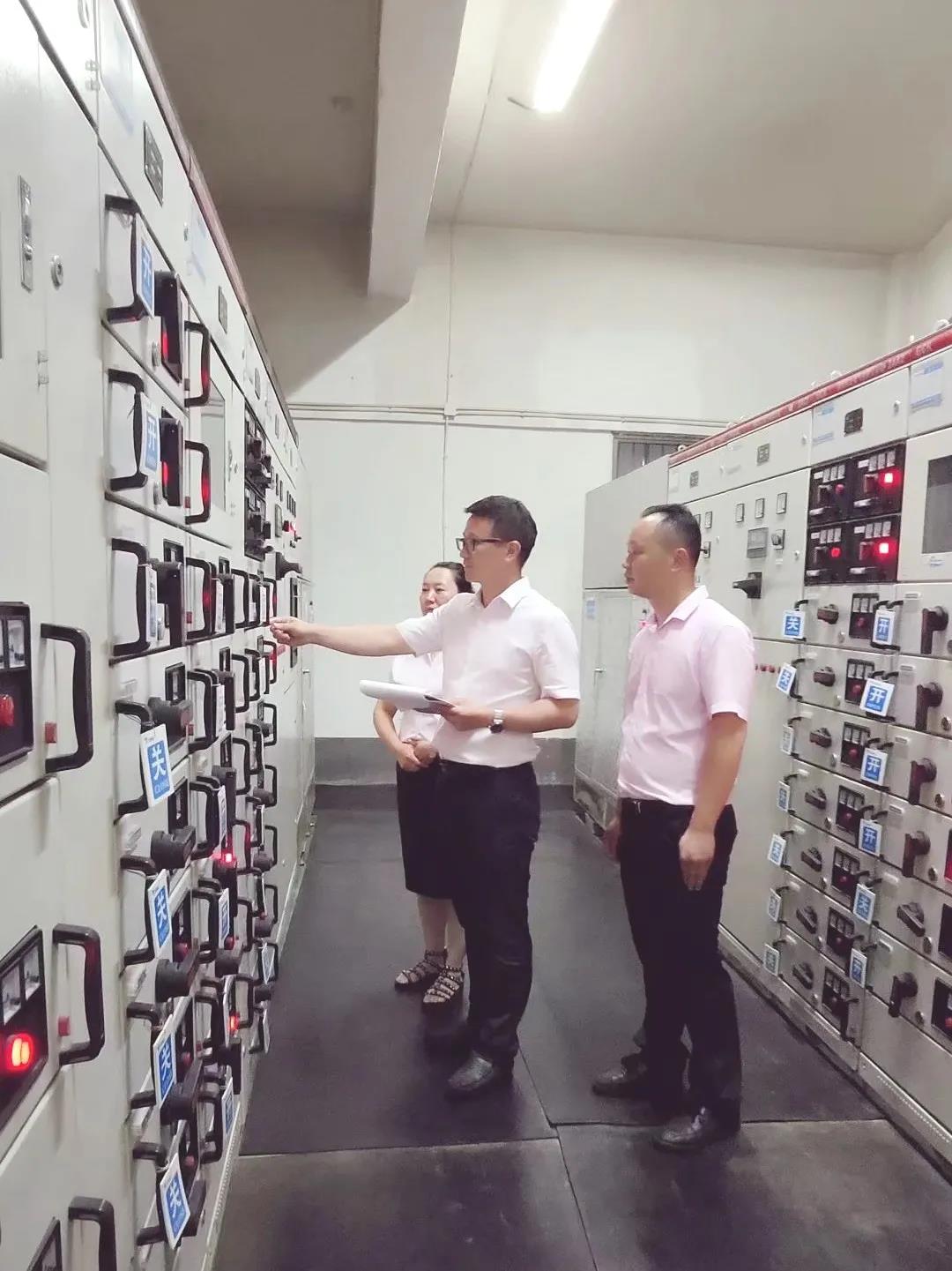 湖南保安服務,墻外高空清洗服務,湖南保利天創物業發展有限公司 湖南保安服務,墻外高空清洗服務,湖南保利天創物業發展有限公司