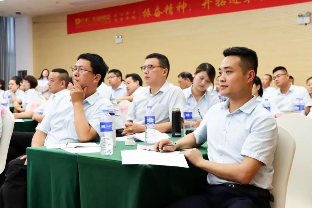 湖南保安服務,墻外高空清洗服務,湖南保利天創物業發展有限公司