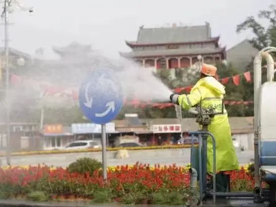 湖南保安服務,墻外高空清洗服務,湖南保利天創(chuàng)物業(yè)發(fā)展有限公司