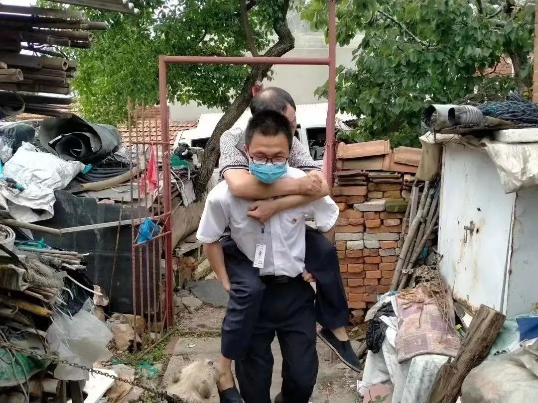 湖南保安服務,墻外高空清洗服務,湖南保利天創(chuàng)物業(yè)發(fā)展有限公司